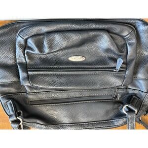 MultiSac Black Shoulder Bag with Multiple Pockets